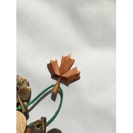 Dřevěný přívěsek - javorový list